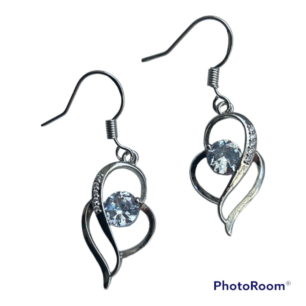 Romantic and exquisite 925 standard
Sterling Silver White CZ Love Earrings NWOT